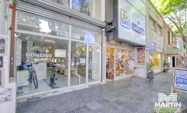 Local de 170 m2 cubiertos, 2 baños, 2 subsuelos y jardín, a metros de Alvear.