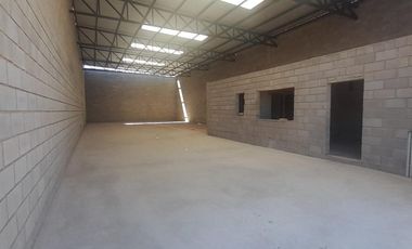 Venta Galpon  Zona Industrial  colindante a Polo 52