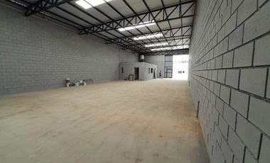Venta Galpon  Zona Industrial  colindante a Polo 52