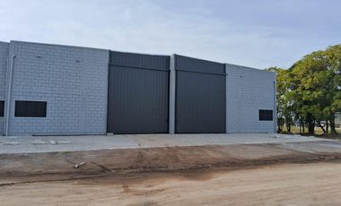 Venta Galpon  Zona Industrial  colindante a Polo 52