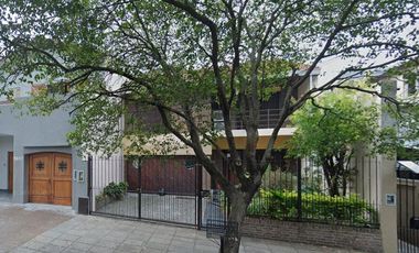 ¡Hermosa Casa con Piscina, Quincho y Amplios Espacios! Ideal para Tu Familia- En Venta