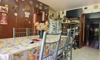 ¡Hermosa Casa con Piscina, Quincho y Amplios Espacios! Ideal para Tu Familia- En Venta