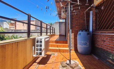 ¡Hermosa Casa con Piscina, Quincho y Amplios Espacios! Ideal para Tu Familia- En Venta