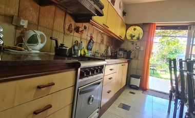 ¡Hermosa Casa con Piscina, Quincho y Amplios Espacios! Ideal para Tu Familia- En Venta