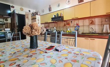¡Hermosa Casa con Piscina, Quincho y Amplios Espacios! Ideal para Tu Familia- En Venta