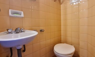 ¡Hermosa Casa con Piscina, Quincho y Amplios Espacios! Ideal para Tu Familia- En Venta