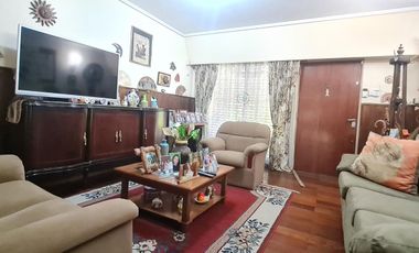 ¡Hermosa Casa con Piscina, Quincho y Amplios Espacios! Ideal para Tu Familia- En Venta