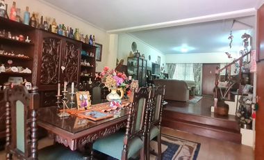 ¡Hermosa Casa con Piscina, Quincho y Amplios Espacios! Ideal para Tu Familia- En Venta