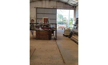 Galpón en Venta - Funes