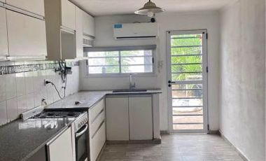 PH en venta - 1 dormitorio 1 baño - 114mts2 - Los Hornos
