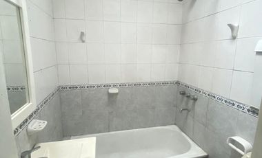 PH en venta - 1 dormitorio 1 baño - 114mts2 - Los Hornos