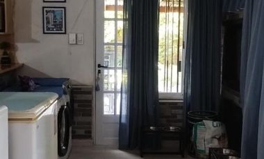 Casa en venta - 2 Dormitorios 1 Baño 1 Cochera - 636mts2 - Berazategui