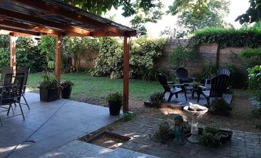 Casa en venta - 2 Dormitorios 1 Baño 1 Cochera - 636mts2 - Berazategui