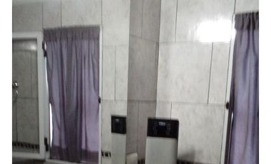 Casa en venta - 2 Dormitorios 1 Baño 1 Cochera - 636mts2 - Berazategui