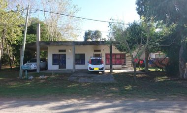 Casa en venta - 4 Dormitorios 3 Baños 4 Cocheras - 350Mts2 - Las Toninas