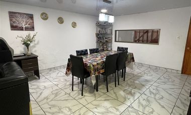 Casa en Venta en Calle Canadá / Calle México
