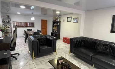 Casa en Venta en Calle Canadá / Calle México