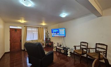 Casa en Venta en Av. La Tirana / Las Encinas