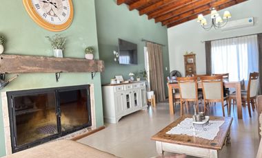 venta Casa en Roque Perez, 3 habitaciones