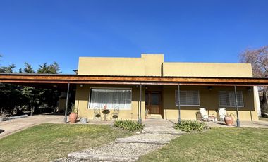 venta Casa en Roque Perez, 3 habitaciones