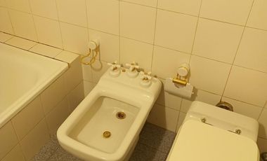 Departamento de cuatro ambientes con cochera en Lomas de Zamora