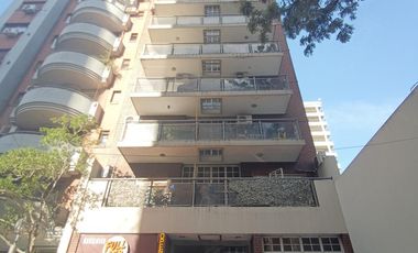 Departamento de cuatro ambientes con cochera en Lomas de Zamora