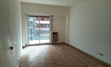 Departamento de cuatro ambientes con cochera en Lomas de Zamora