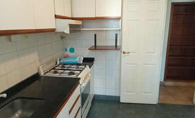Departamento de cuatro ambientes con cochera en Lomas de Zamora