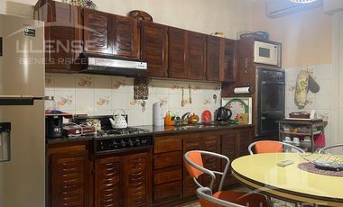 Casa 5 ambientes con jardín en venta - Quilmes Oeste