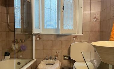 Casa 5 ambientes con jardín en venta - Quilmes Oeste