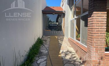 Casa 5 ambientes con jardín en venta - Quilmes Oeste