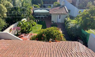 Casa 5 ambientes con jardín en venta - Quilmes Oeste