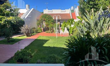 Casa 5 ambientes con jardín en venta - Quilmes Oeste