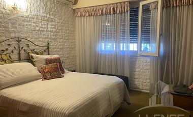 Casa 5 ambientes con jardín en venta - Quilmes Oeste