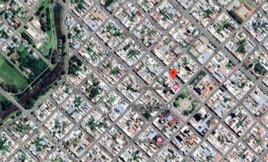 Casa en venta - 4 Dormitorios 2 Baños - 200Mts2 - Azul