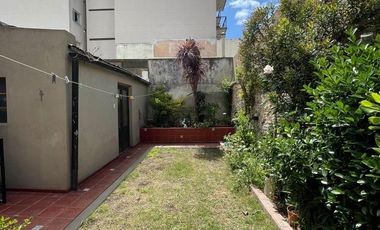 Casa en venta - 4 Dormitorios 2 Baños - 200Mts2 - Azul