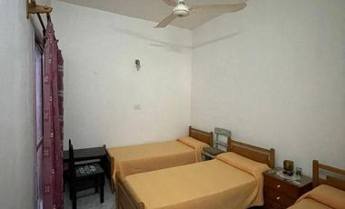 Casa en venta - 4 Dormitorios 2 Baños - 200Mts2 - Azul