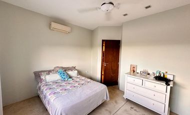 Casa categoría PREMIUM de 4 dormitorios en VENTA en country La Arboleda