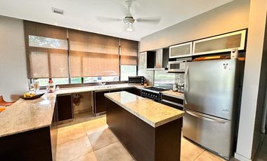 Casa categoría PREMIUM de 4 dormitorios en VENTA en country La Arboleda