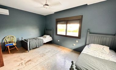 Casa categoría PREMIUM de 4 dormitorios en VENTA en country La Arboleda