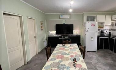 Casa en venta - 3 Dormitorios 2 Baños - Cocheras - 464Mts2 - Villa del Plata, Ensenada