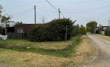 Casa en venta - 3 Dormitorios 2 Baños - Cocheras - 464Mts2 - Villa del Plata, Ensenada