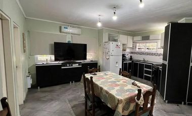 Casa en venta - 3 Dormitorios 2 Baños - Cocheras - 464Mts2 - Villa del Plata, Ensenada