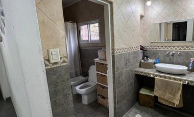 Casa en venta - 3 Dormitorios 2 Baños - Cocheras - 464Mts2 - Villa del Plata, Ensenada