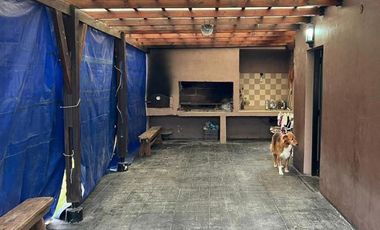 Casa en venta - 3 Dormitorios 2 Baños - Cocheras - 464Mts2 - Villa del Plata, Ensenada