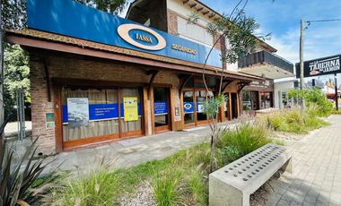 2 locales y un dpto en venta en Pinamar