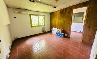 2 locales y un dpto en venta en Pinamar