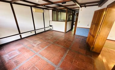 2 locales y un dpto en venta en Pinamar