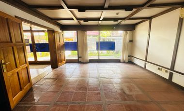 2 locales y un dpto en venta en Pinamar