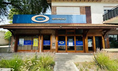 2 locales y un dpto en venta en Pinamar